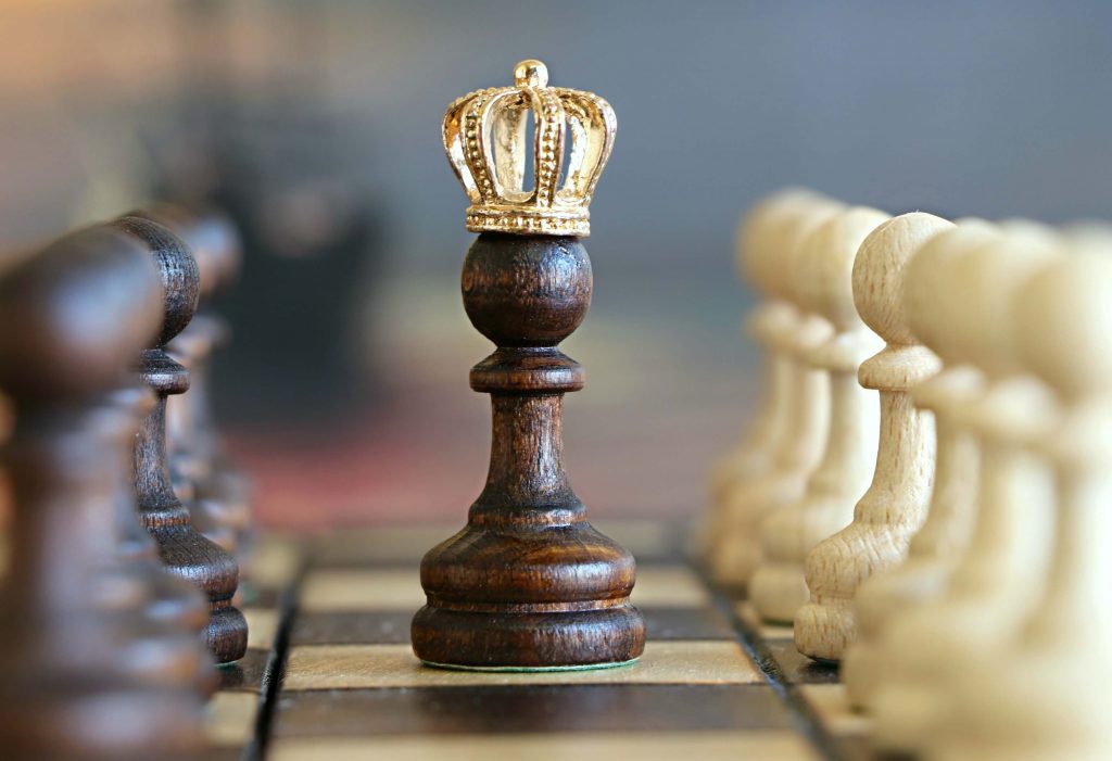 where does the queen go in chess banner